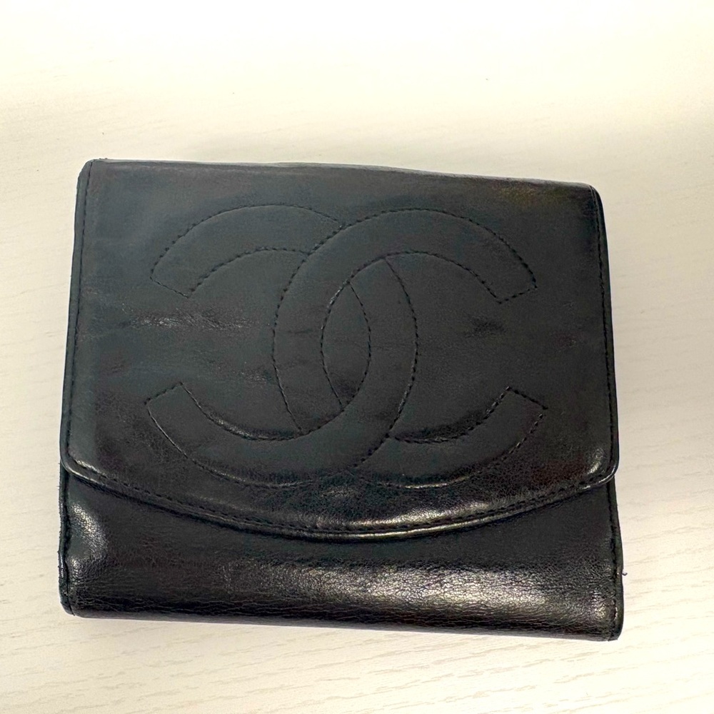 CHANEL Black Leather Wallet with Iconic CC Logo